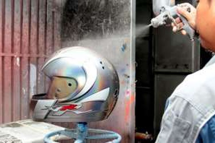 pengecatan helm