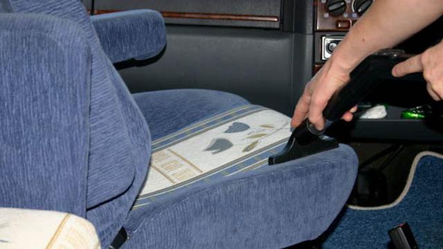 Cuci Jok Mobil Sendiri di Rumah? Ini Caranya vacum cleaner cuci mobil