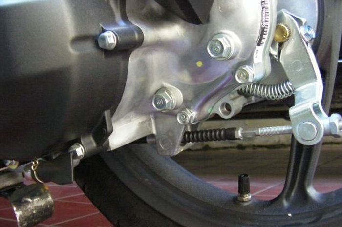 3 Cara Merawat Kampas Rem Motor Biar Awet Cara Merawat Kampas Rem Motor