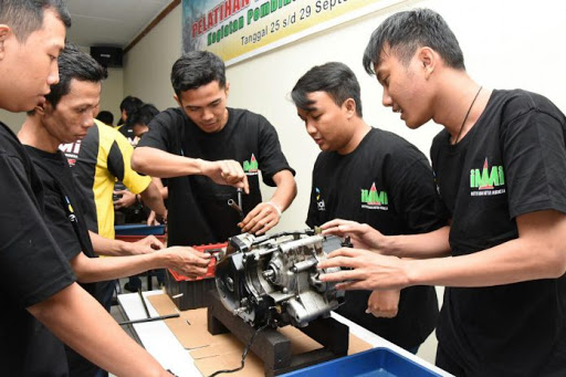 7 Rekomendasi Kursus Mekanik Motor untuk Kamu! IMMI