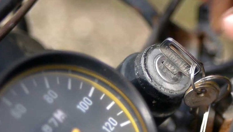 Kunci Motor Patah di Dalam? Ini Cara Mengeluarkannya Kunci Motor Hilang Simak 5 Hal yang Mesti Dilakukan. jasaduplikatkunci