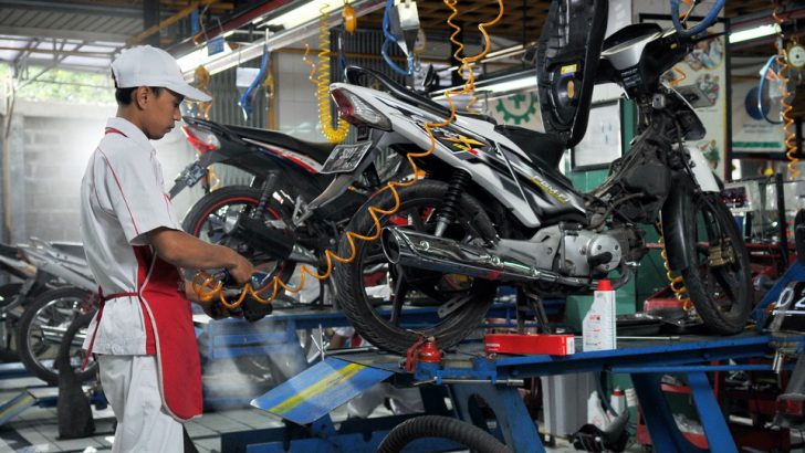 7 Rekomendasi Kursus Mekanik Motor untuk Kamu! Belajar mengenai mesin sepeda motor