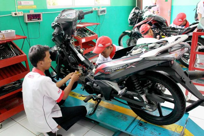 7 Rekomendasi Kursus Mekanik Motor untuk Kamu! Kursus mekanik motor
