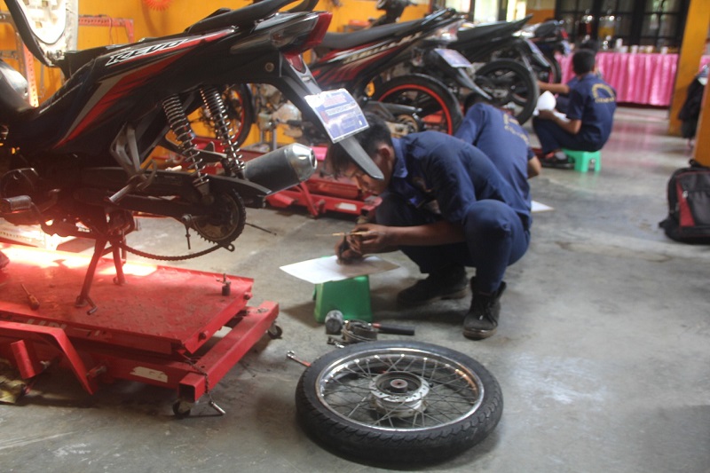 7 Rekomendasi Kursus Mekanik Motor untuk Kamu! Kursus mekanik motor
