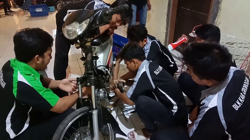 7 Rekomendasi Kursus Mekanik Motor untuk Kamu! Pelatihan mekanik otomotif