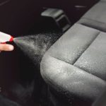 Cuci Jok Mobil Sendiri di Rumah? Ini Caranya