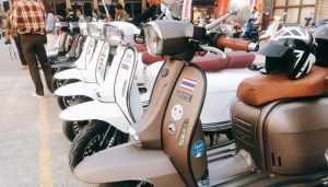 Asal-Usul Royal Alloy di Indonesia, Motor Retro Saingan Vespa