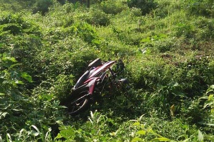 motor terjun ke jurang