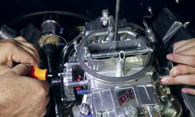 penyebab mobil susah hidup - karburator mobil rusak