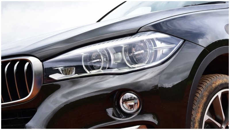 Cara Membersihkan Lampu Depan Mobil