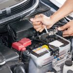 5 Cara Merawat Aki Basah Agar Tidak Cepat Tekor - Tuwaga