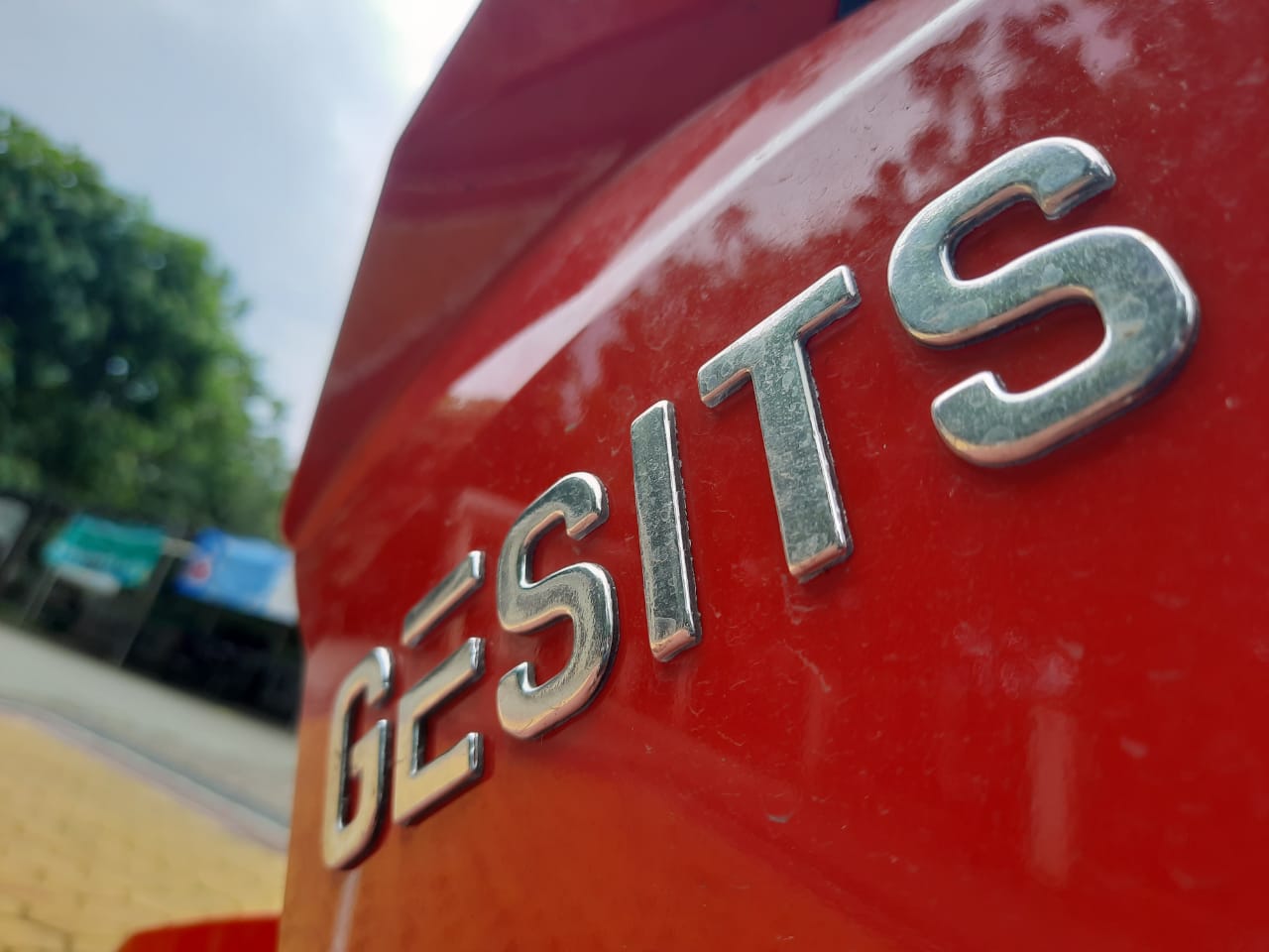 Emblem motor listrik Gesits