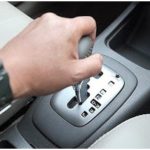 Posisi Transmisi Mobil Matik Saat Macet di D, N, atau P?