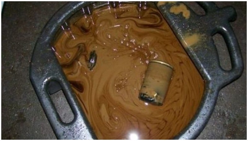 Indikasi oli yang tercampur air