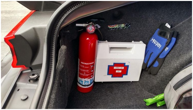 Perangkat yang harus di bawa di mobil