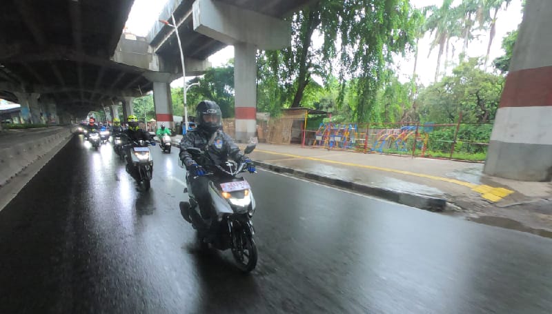 Berkendara di Musim Hujan