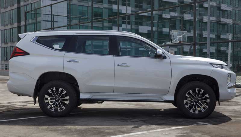 penjualan pajero sport 2021