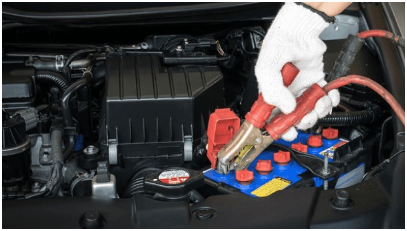 Buka tutup aki dengan tepat