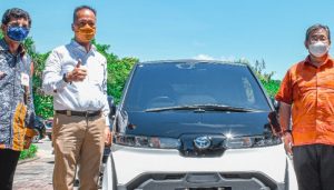 Toyota Sumbang Kendaraan Listrik untuk Bali