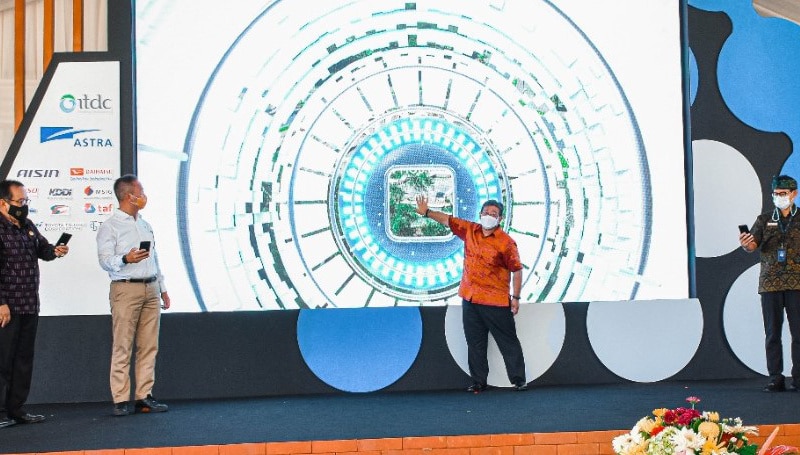 Toyota sumbang kendaraan listrik 