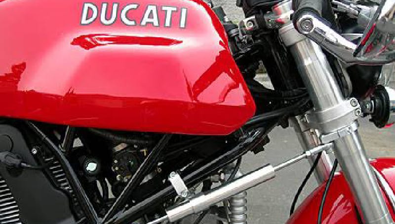 Kegunaan dan Fungsi Steering Damper untuk Sepeda Motor Fungsi Steering Damper