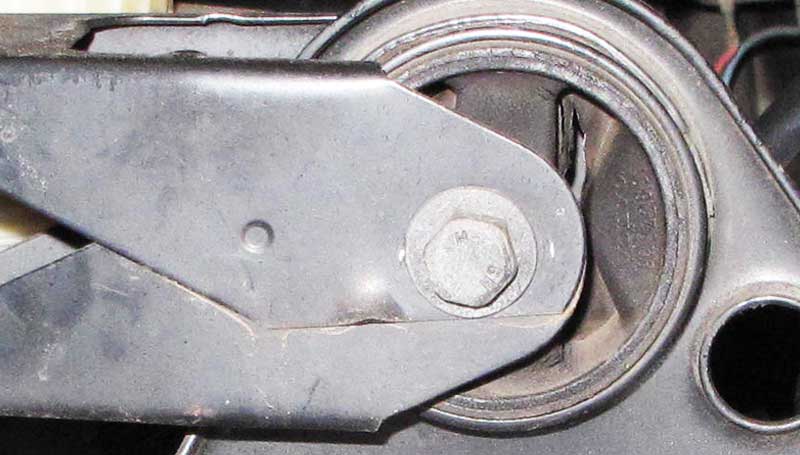 engine mounting rusak