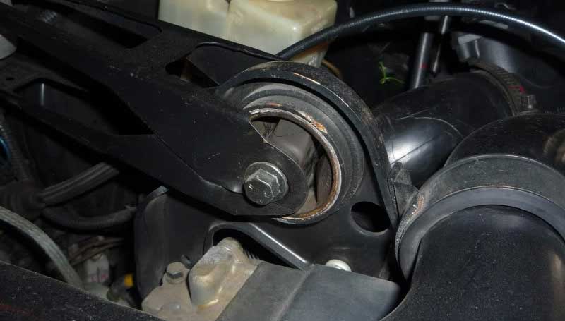 engine mounting rusak