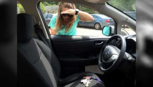 3 Cara Membuka Mobil yang Terkunci dari Dalam