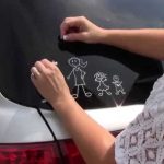 3 Cara Menghilangkan Bekas Stiker di Kaca Mobil yang Ampuh