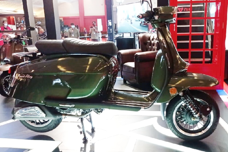 Rasa Berkendara Royal Alloy GP 150, Bukan Vespa Banget! rasa berkendara royal alloy gp 150