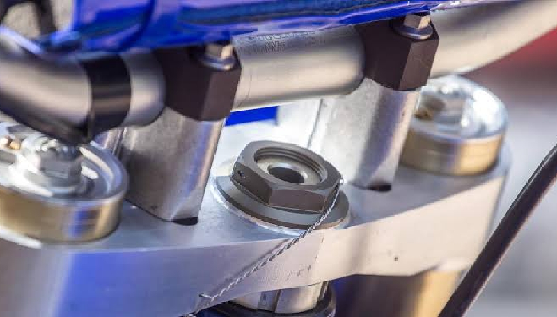 Cara Mengencangkan Komstir Motor