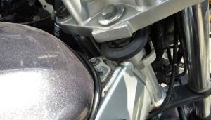 Cara Mengencangkan Komstir Motor dan Perawatannya