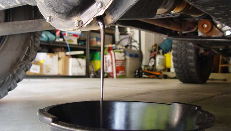Oli Gardan Mobil: Fungsi, Ciri Kerusakan, Waktu dan Biaya Penggantian! Oli gardan mobil