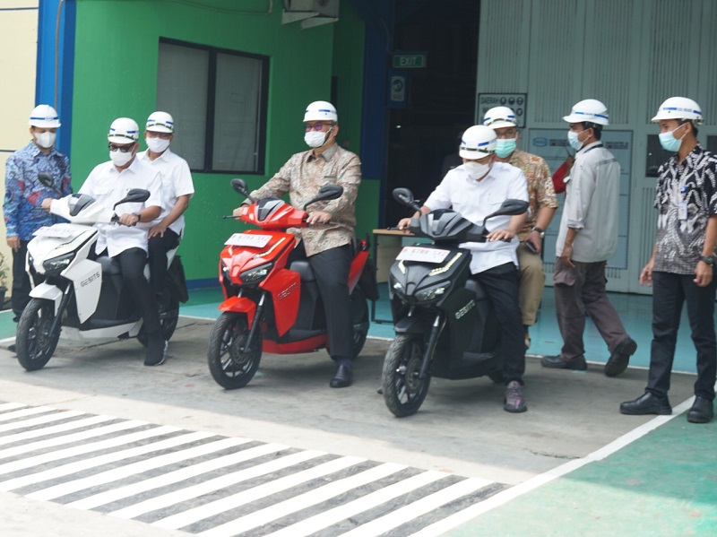 Moeldoko Tinjau Pabrik Motor GESITS