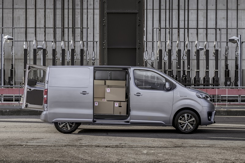 Toyota Proace Electric - Tampak samping