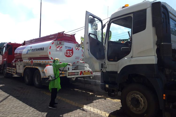 UD Trucks Penyemprotan vaksin