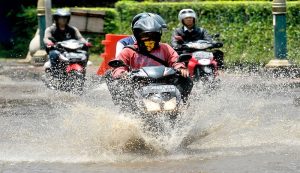 Motor Matic Terendam Banjir? Lakukan Hal Ini