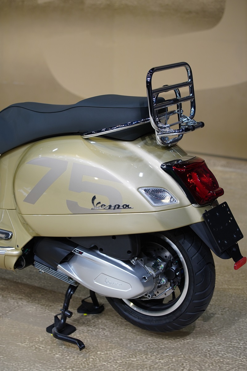 Spesifikasi Vespa GTS 75th Anniversary 