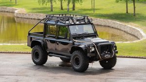 Land Rover Defender Spectre James Bond Dijual!
