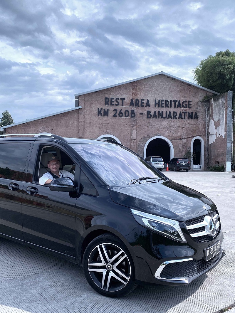 Roadtrip dengan Mercedes-Benz V-Class Ala Arsitek Mercedes-Benz V-Class