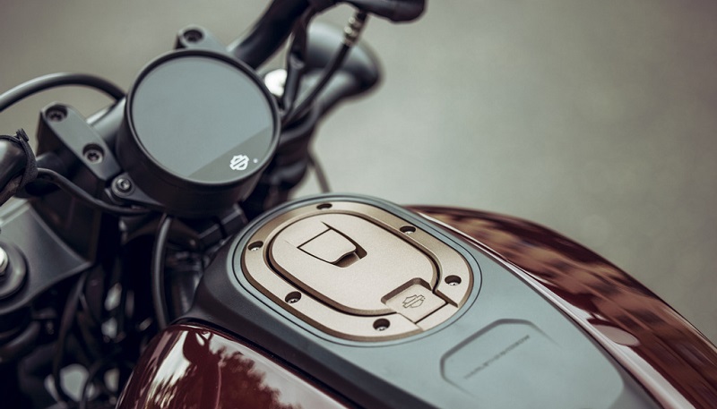 kelebihan Harley-Davidson Sportster S - panel instrumen