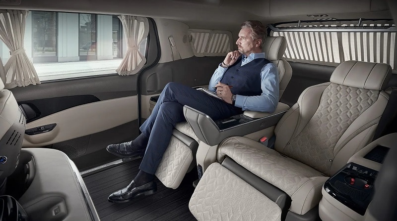 kia carnival high limousine 4-seater - interior mewah