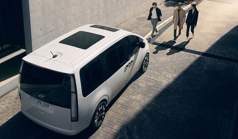 Hyundai staria hadir di indonesia