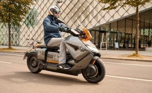 Spesifikasi BMW CE 04, Skuter Listrik dengan Jarak Tempuh Istimewa