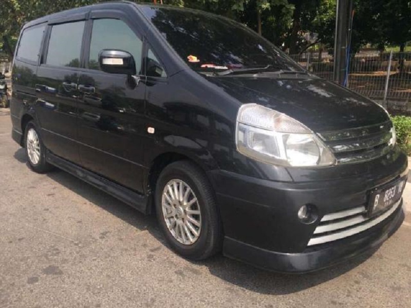 Ekterior Nisan Serena C24