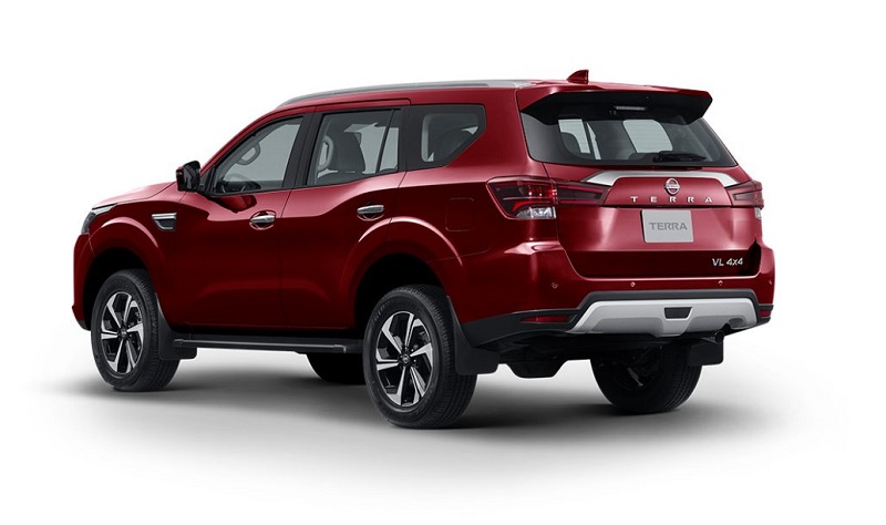 kelebihan nissan terra 2021 001 - tampak belakang