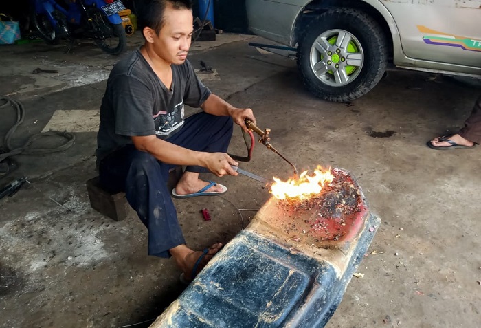 penyebab tangki bensin mobil bocor