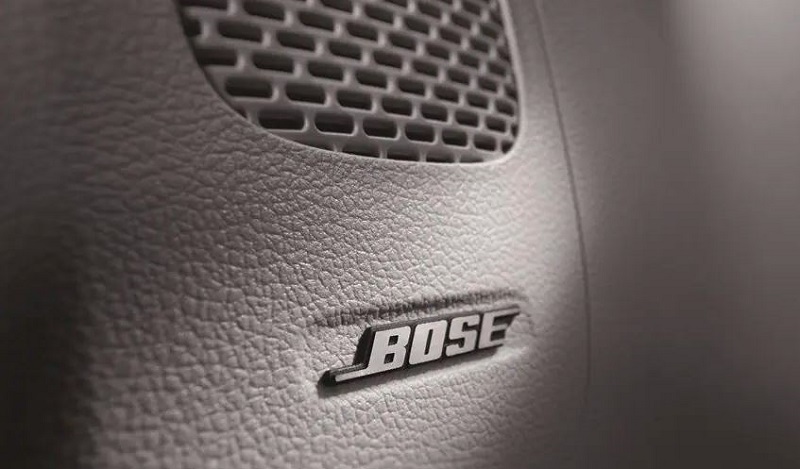 varian hyundai staria signature 9 vs 7 - speaker bose