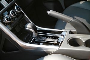 5 Cara Merawat Transmisi Mobil Otomatis yang Benar!