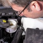 12 Cara Mengganti Minyak Rem Mobil, Jangan Salah! - Tuwaga